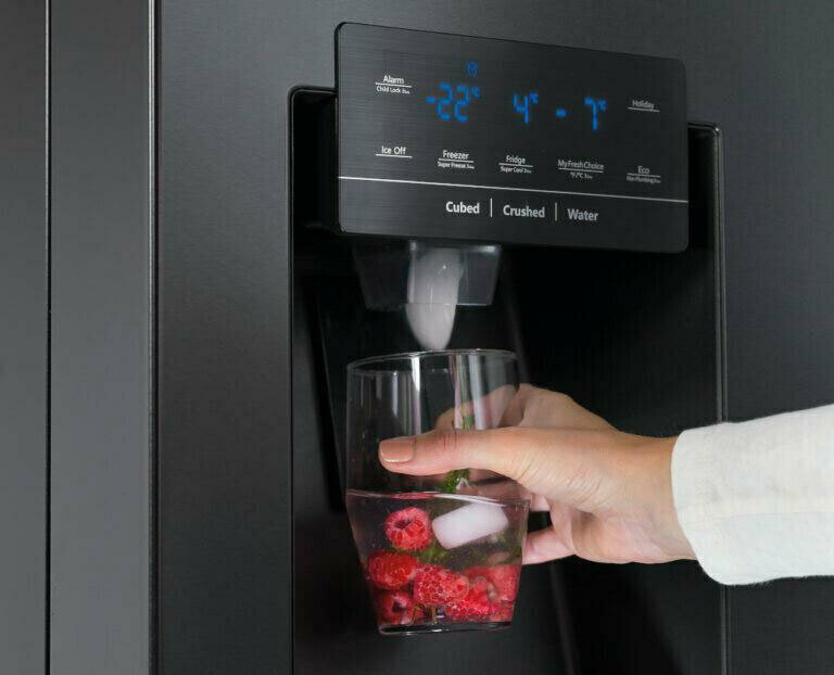 Hisense RQ760N4AFF Ψυγείο Ντουλάπα 585lt Total NoFrost Υ178.5xΠ91.2xΒ72.5εκ. Inox